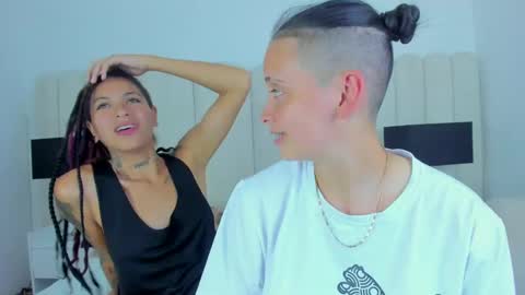 Snapshot of naomyanddany chatting on January 17, 2025, 9:39 pm NaomyAndDany online show from January 17, 2025, 9:39 pm