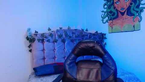 Snapshot of naomybenedetti chatting on November 21, 2025, 12:15 pm Nao online show from November 21, 2025, 12:15 pm