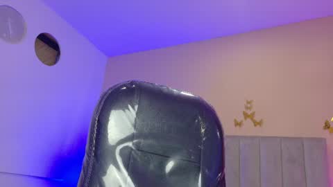 Snapshot of nascary_fox chatting on June 16, 2026, 11:57 am Nascary Fox online show from June 16, 2026, 11:57 am