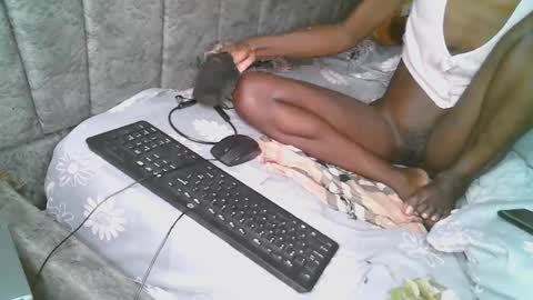 nasti_petite online show from December 1, 2025, 2:27 am