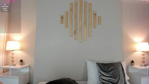 Natacha Diaz online show from November 26, 2025, 11:11 am