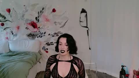 Snapshot of natahsaluxxx chatting on May 4, 2026, 2:35 pm Natasha Luxxx online show from May 4, 2026, 2:35 pm
