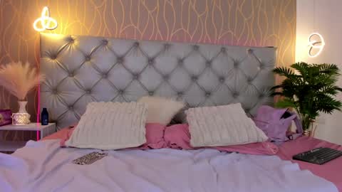 natalia online show from May 25, 2026, 4:46 pm