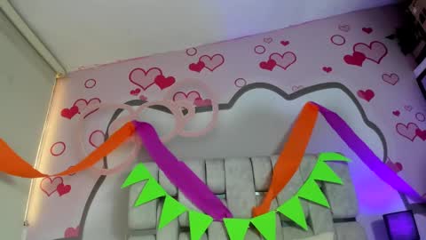 NATALI KIDMAN online show from February 28, 2025, 5:37 pm