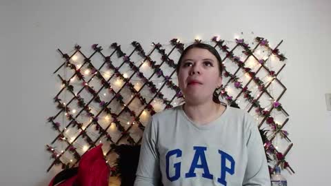 Natalia Walker online show from February 1, 2026, 1:53 pm