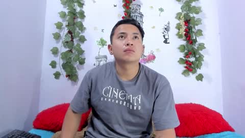 nataliaandjulliam online show from January 11, 2026, 4:39 am