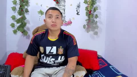 nataliaandjulliam online show from February 12, 2026, 5:02 am