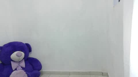 nataliavela online show from May 17, 2026, 11:01 pm