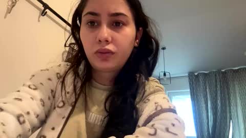 Snapshot of natalie_cloud chatting on December 16, 2025, 7:57 am Natalie online show from December 16, 2025, 7:57 am