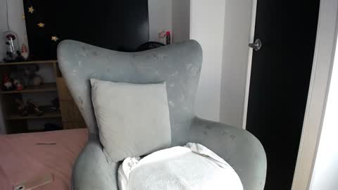 Natalia online show from December 12, 2024, 3:37 pm