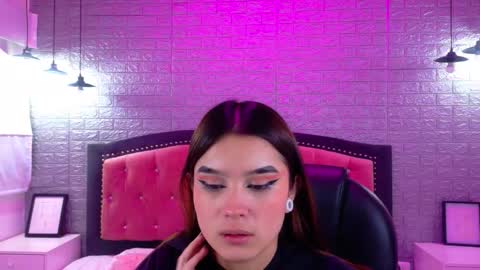 natalie  online show from October 6, 2025, 3:04 am