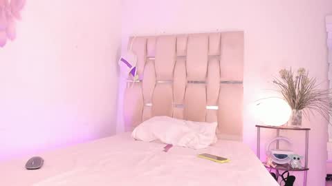  Natalie   online show from December 18, 2024, 11:13 am