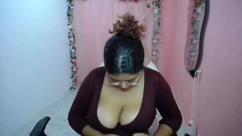 natalie_tits1 online show from September 19, 2025, 9:04 pm