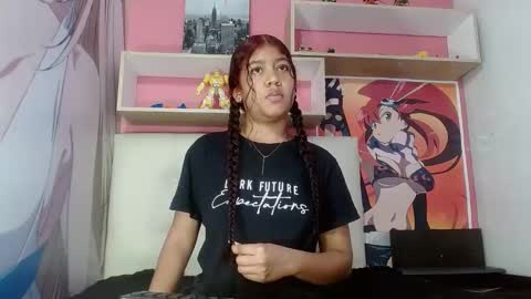 natalieevansx online show from December 17, 2024, 7:15 pm