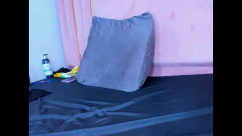 natalieevansx online show from March 5, 2025, 4:46 pm