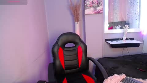 natalliapradas online show from September 25, 2025, 7:28 pm