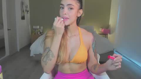 anatalybee online show from November 14, 2025, 8:40 pm