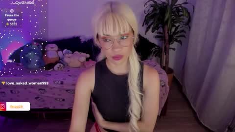 MissNatis online show from November 23, 2025, 2:00 am