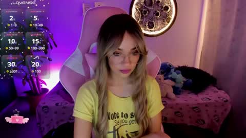 MissNatis online show from June 17, 2026, 2:47 am