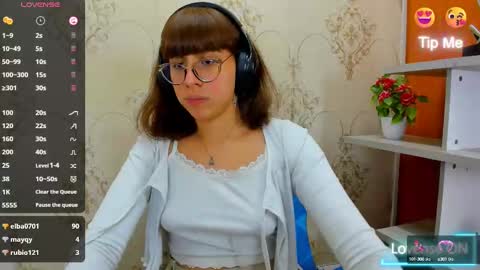 N A T A L Y online show from February 26, 2025, 3:52 pm