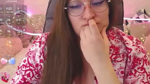 Snapshot of nataly_cute1 chatting on January 25, 2025, 5:51 am Nataly online show from January 25, 2025, 5:51 am