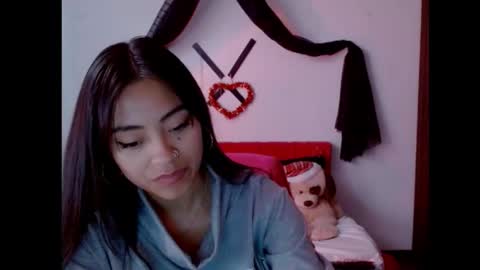 Nataly Escobar online show from March 11, 2025, 3:23 pm