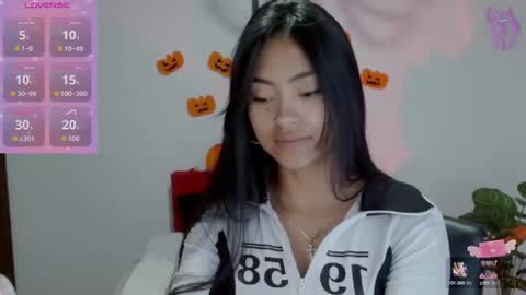 Nataly Escobar online show from October 4, 2025, 2:26 pm