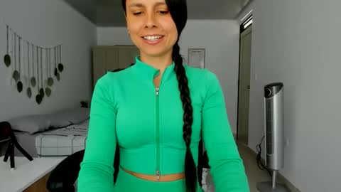 natalyfitt_7 online show from April 20, 2026, 5:16 pm