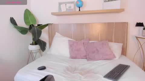 N A T A S H A online show from January 8, 2025, 9:42 am