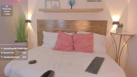 N A T A S H A online show from February 26, 2025, 8:26 am