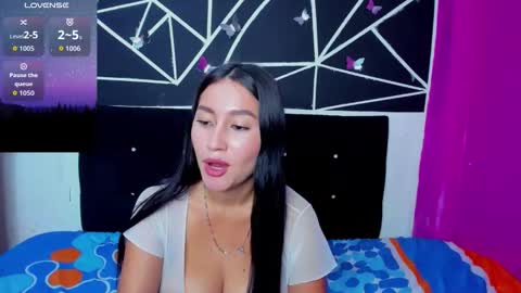 Snapshot of natasha_buny chatting on June 5, 2026, 5:25 am natasha_buny online show from June 5, 2026, 5:25 am