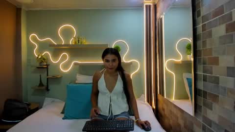 N A T A S H A  online show from April 21, 2026, 1:42 am