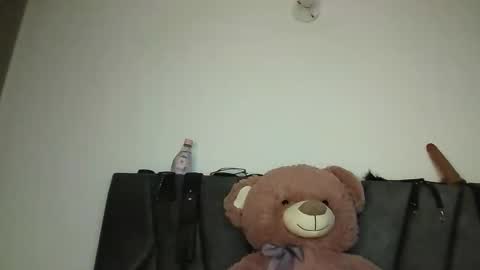 natalia online show from November 14, 2025, 7:01 pm