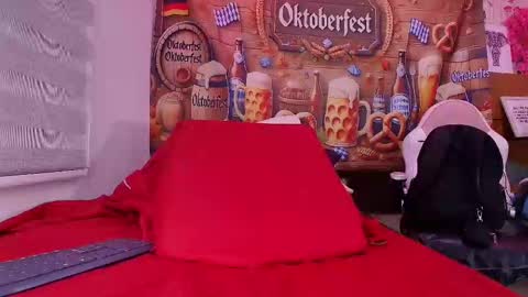 Natasha online show from October 4, 2025, 7:12 pm