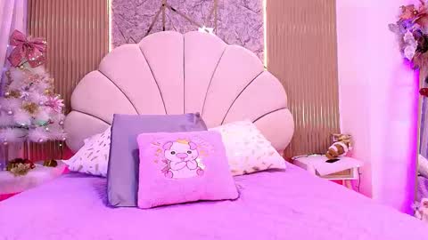 Natasha online show from December 5, 2025, 7:32 pm