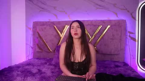 Natasha Vesper  online show from December 5, 2025, 1:31 pm