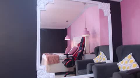 natashabrinkley online show from September 25, 2025, 2:48 am