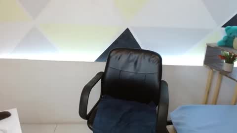 natashadormat online show from September 17, 2025, 2:08 pm