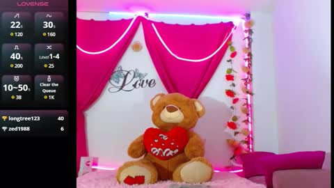 NatashaKissess   online show from March 4, 2025, 7:11 pm