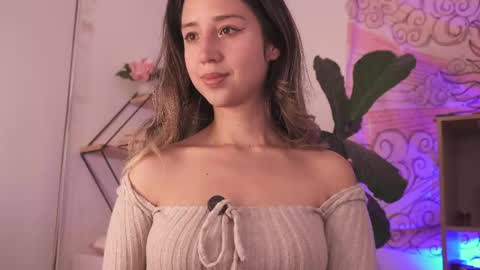 Natasha Independent model online show from May 8, 2026, 3:23 am
