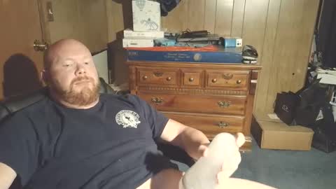 Snapshot of nate_b99 chatting on April 28, 2026, 10:37 pm Nate online show from April 28, 2026, 10:37 pm