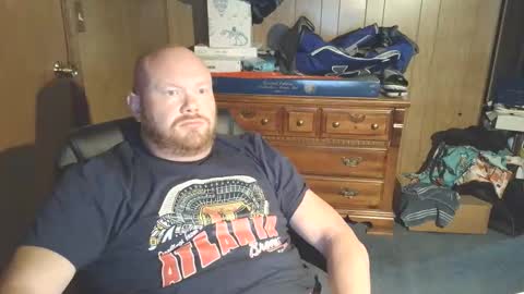 Snapshot of nate_b99 chatting on May 19, 2026, 11:44 pm Nate online show from May 19, 2026, 11:44 pm