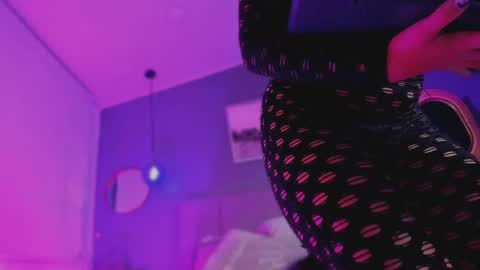 nathalia stone  online show from January 18, 2026, 5:33 am