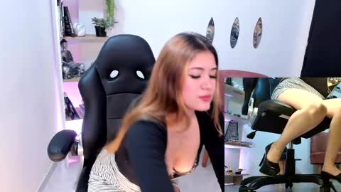 Snapshot of nathalie_29 chatting on November 1, 2025, 12:51 pm NATHALIE online show from November 1, 2025, 12:51 pm