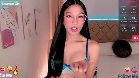   please follow me guyss online show from March 5, 2025, 4:57 pm