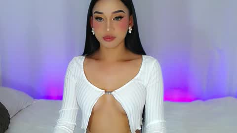   please follow me guyss online show from October 13, 2025, 6:08 pm