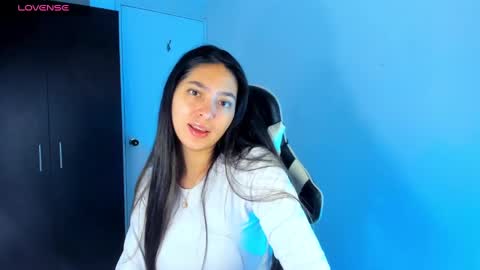 Snapshot of nathalie_rose chatting on December 23, 2024, 12:19 pm Nathalie online show from December 23, 2024, 12:19 pm