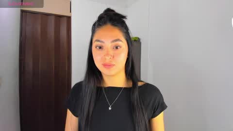 Snapshot of nathalie_rose chatting on May 28, 2026, 3:04 am Nathalie online show from May 28, 2026, 3:04 am
