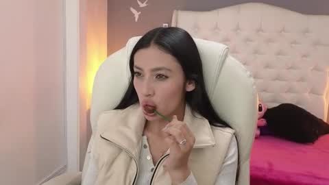 nathaly_blue online show from December 18, 2024, 7:08 pm