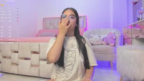 Snapshot of nathaly_star04 chatting on February 26, 2025, 2:48 am online show from February 26, 2025, 2:48 am